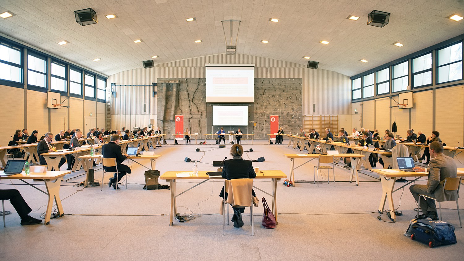 Assemblée plénière dans un gymnase du canton d'Uri